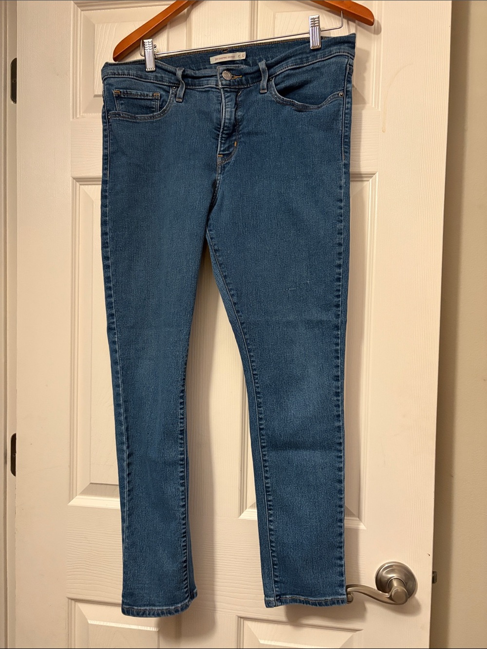 Levi's 311 Shaping Mid-Blue Skinny Jeans